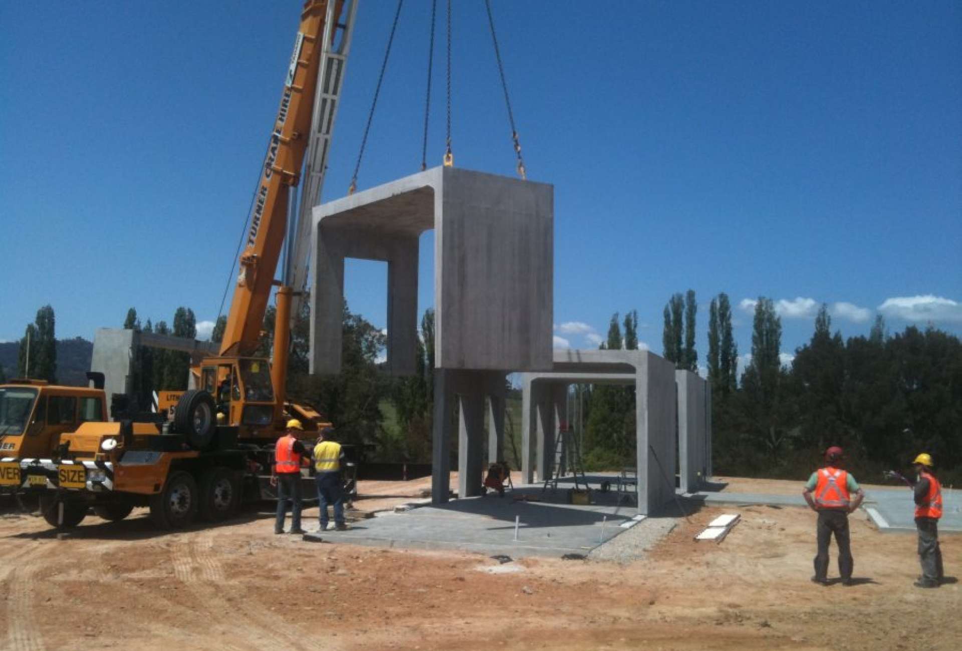 Craning 16 ton Culvert